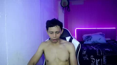sonic_jess07 online show from 05-04-26, 08:10