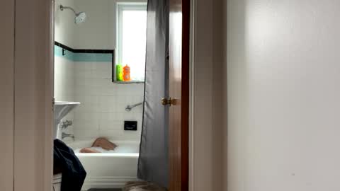 Sonny Madraga online show from 12-22-25, 06:27