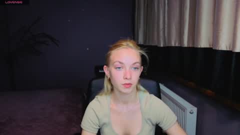 Snapshot of sonnysofia chatting on 05-08-26, 06:24 Sonya online show from 05-08-26, 06:24
