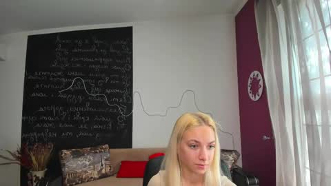 Snapshot of sonnysofia chatting on 05-22-26, 05:47 Sonya online show from 05-22-26, 05:47