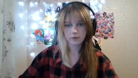 Snapshot of sonwosick chatting on 07-25-26, 03:20 Mila online show from 07-25-26, 03:20