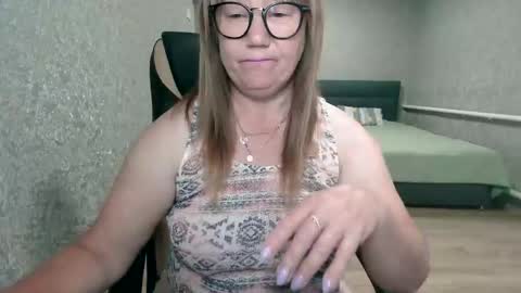 Snapshot of sonyanightt chatting on 05-27-26, 12:13 SonyaNightt online show from 05-27-26, 12:13