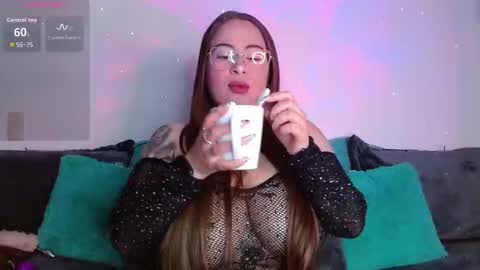 Snapshot of soofy__ chatting on 11-12-25, 03:18 soofy online show from 11-12-25, 03:18