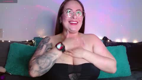 Snapshot of soofy__ chatting on 12-02-25, 02:17 soofy online show from 12-02-25, 02:17