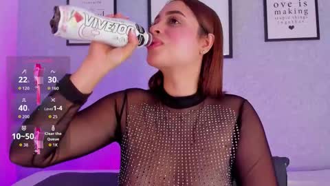 Snapshot of soph1a_ chatting on 11-30-25, 07:29 Sophia online show from 11-30-25, 07:29