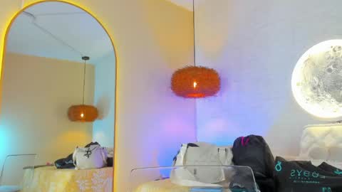 sophi_cooper29 online show from 05-06-26, 07:52