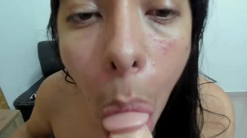 Snapshot of sophia_118 chatting on 05-04-26, 08:27 sophia_118 online show from 05-04-26, 08:27