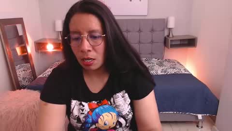 Snapshot of sophia_666_ chatting on 09-10-25, 03:50 Sophia online show from 09-10-25, 03:50