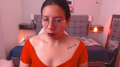Snapshot of sophia_666_ chatting on 09-15-25, 01:16 Sophia online show from 09-15-25, 01:16