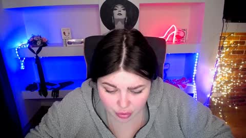 sophia__olsen online show from 01-14-25, 09:35