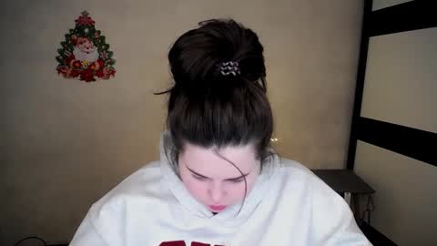 sophia__olsen online show from 12-20-25, 07:15