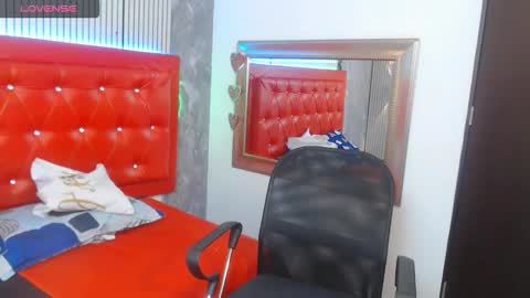 Snapshot of sophia__sweet1 chatting on 11-17-25, 01:33 sophia__sweet1 online show from 11-17-25, 01:33