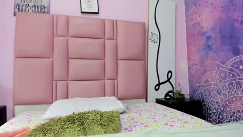 Sophia online show from 01-15-25, 02:13