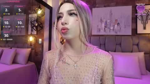 Snapshot of sophia_bellucci chatting on 09-17-25, 12:07 Sophia online show from 09-17-25, 12:07