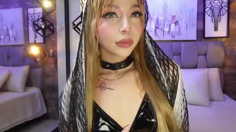 Snapshot of sophia_bellucci chatting on 12-04-25, 12:25 Sophia online show from 12-04-25, 12:25