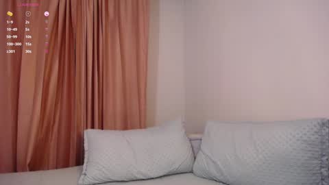 Snapshot of sophia_bones chatting on 01-09-25, 02:22 SophiI online show from 01-09-25, 02:22