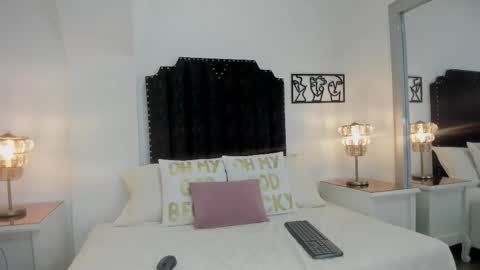 sophia boods online show from 03-11-26, 04:18