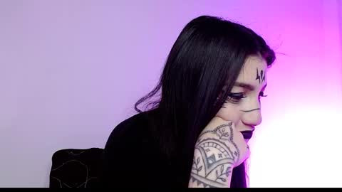 Snapshot of sophia_dk chatting on 11-28-25, 06:21 sophia hottie online show from 11-28-25, 06:21