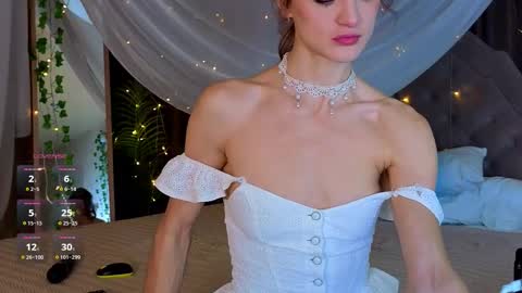 Snapshot of sophia_dreamy chatting on 10-18-25, 01:41 Sophia online show from 10-18-25, 01:41