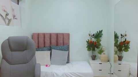 Sophia  online show from 04-15-26, 07:58