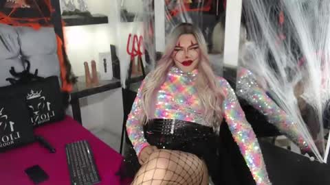 Snapshot of sophia_hott01 chatting on 10-31-25, 05:14 sophia_hott01 online show from 10-31-25, 05:14