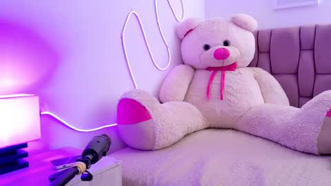 Snapshot of sophia_karsonn chatting on 10-09-25, 05:33 Sophia Carson online show from 10-09-25, 05:33