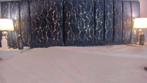 Sofia  online show from 10-12-25, 08:08