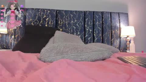 Sofia  online show from 10-28-25, 01:47