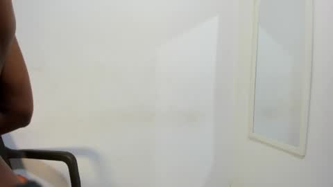 Snapshot of sophia_moons_ chatting on 04-30-26, 05:36 sophia_moons_ online show from 04-30-26, 05:36