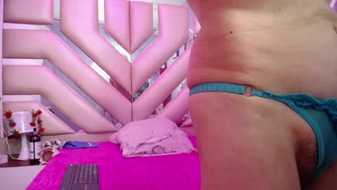 Snapshot of sophia_ny chatting on 02-26-25, 07:38 SOPHIA online show from 02-26-25, 07:38