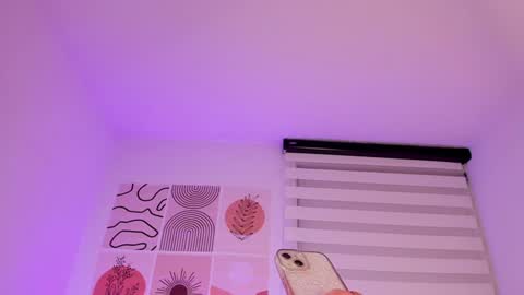 Sophi online show from 12-18-24, 04:42