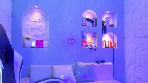 Sophia online show from 03-15-26, 01:06