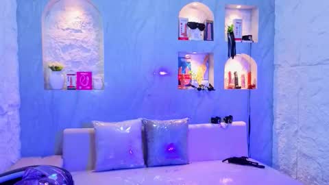 Sophia online show from 03-17-26, 03:33