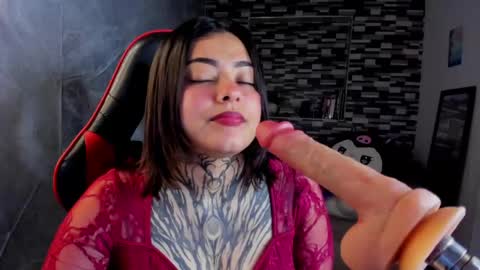 Snapshot of sophiaa_cherry chatting on 05-16-26, 07:45 Sophia online show from 05-16-26, 07:45