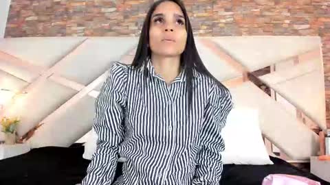 Snapshot of sophiaa_paris chatting on 09-10-25, 03:28 Sophia Paris online show from 09-10-25, 03:28