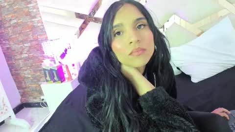 Snapshot of sophiaa_paris chatting on 10-22-25, 03:18 Sophia Paris online show from 10-22-25, 03:18