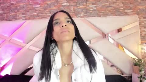 Snapshot of sophiaa_paris chatting on 12-01-25, 02:05 Sophia Paris online show from 12-01-25, 02:05