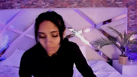 Sophia Paris online show from 12-22-25, 03:14