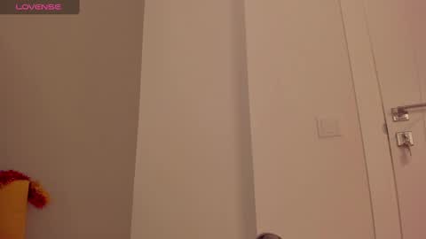 Sophia online show from 01-08-25, 01:42