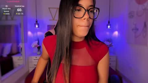 Sophie Hill  online show from 09-30-25, 09:31