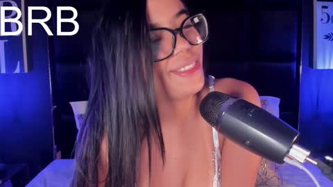 Sophie Hill  online show from 11-26-25, 04:46