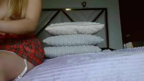 SophiaLee online show from 01-17-26, 12:48