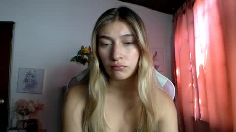 SophiaLee online show from 04-26-26, 06:05