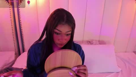 Sophie online show from 12-19-25, 12:01