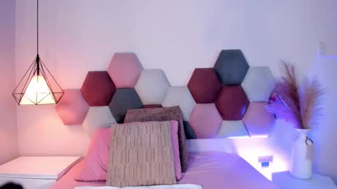 Snapshot of sophiacolliins chatting on 09-11-25, 12:44 sophiacolliins online show from 09-11-25, 12:44