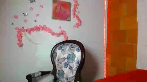 Snapshot of sophiadazza666 chatting on 10-15-25, 11:16 sophia online show from 10-15-25, 11:16