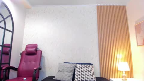Snapshot of sophiahart_ chatting on 04-17-26, 12:08 Sophia online show from 04-17-26, 12:08