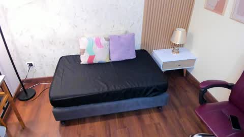 Snapshot of sophiahart_ chatting on 04-30-26, 12:00 Sophia online show from 04-30-26, 12:00