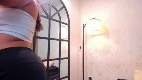 Snapshot of sophiahart_ chatting on 05-02-26, 12:10 Sophia online show from 05-02-26, 12:10
