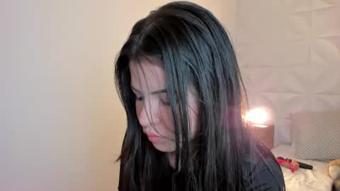 Snapshot of sophiahowland chatting on 06-05-26, 09:09 Sophia Howland online show from 06-05-26, 09:09